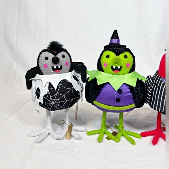 Target Hyde and EEK! 2024 Set of 5 Featherly Friends Halloween Birds - Picture 2 of 6
